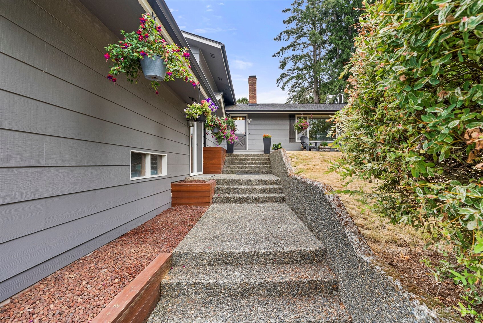1011 Spring Lane Property Photo 6