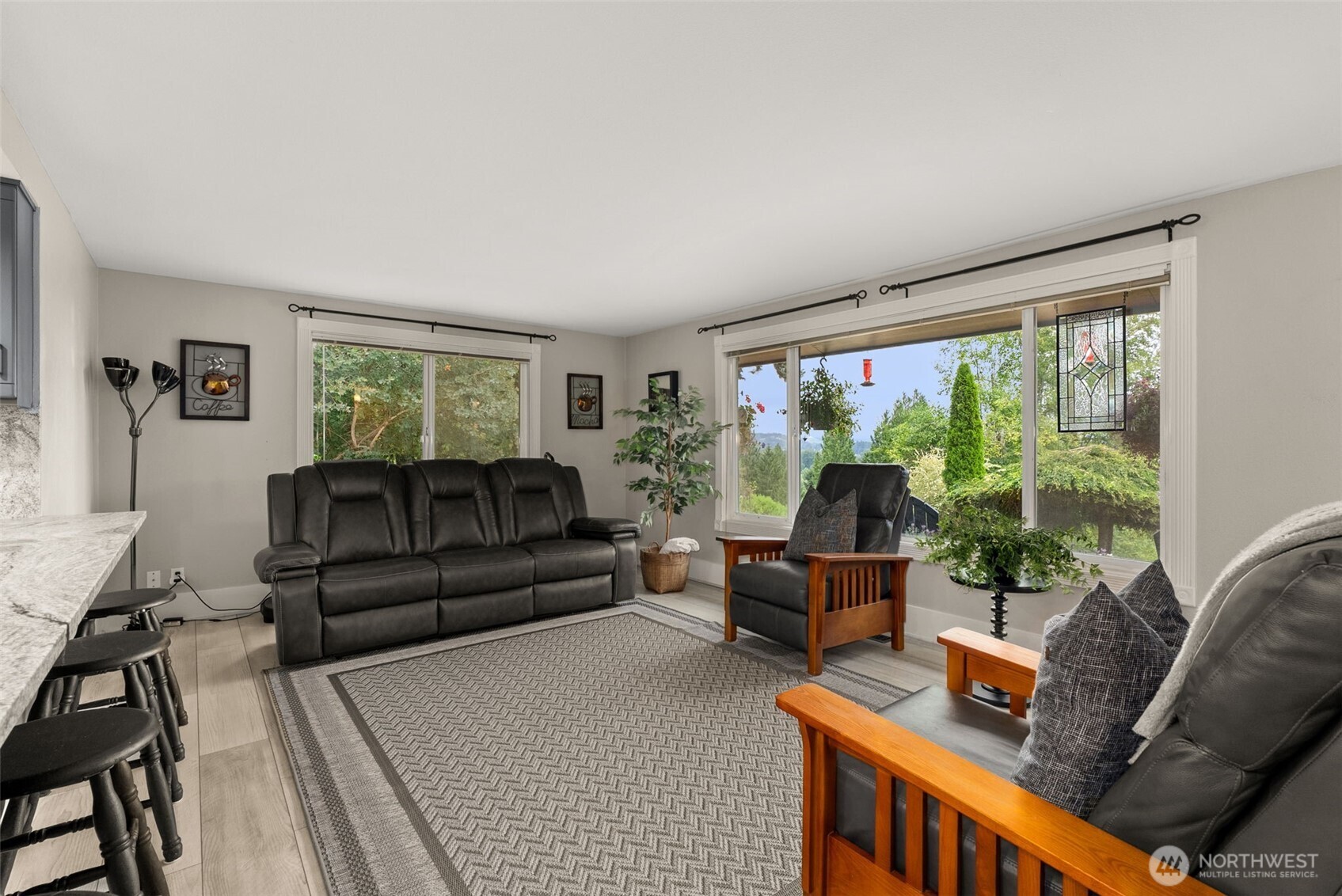 1011 Spring Lane Property Photo 13