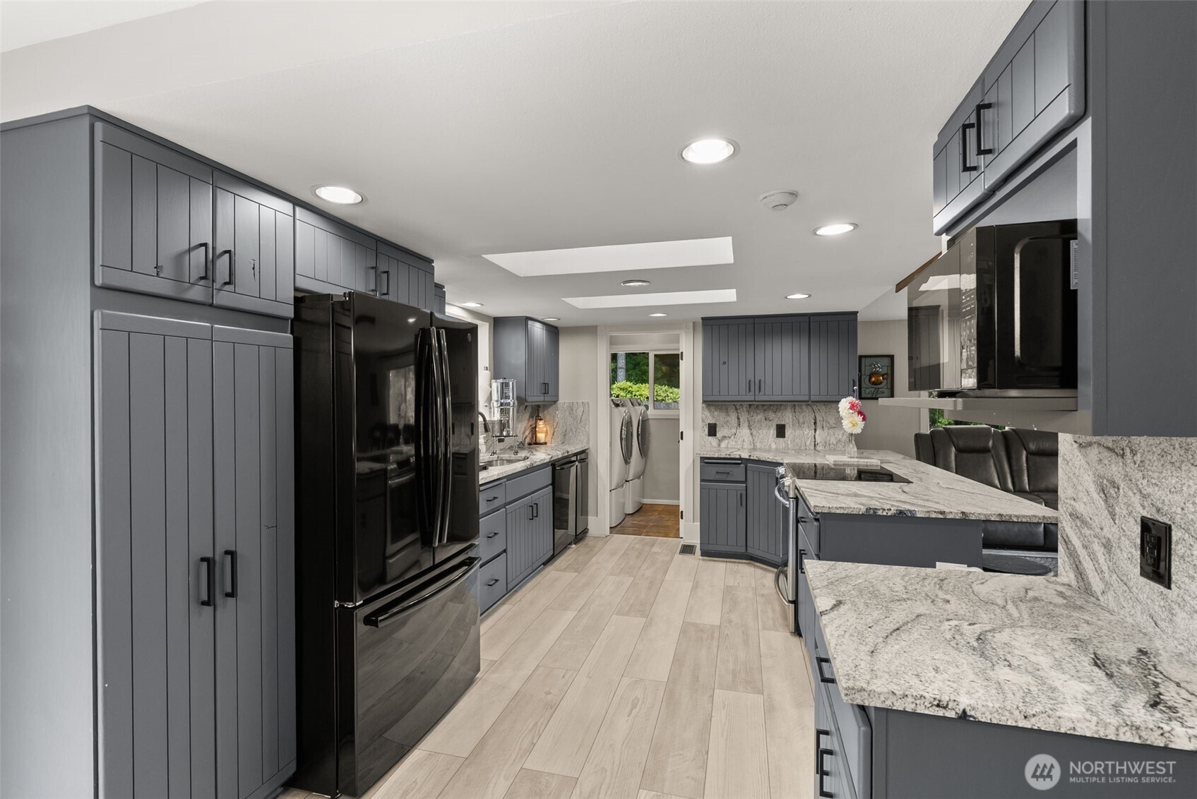 1011 Spring Lane Property Photo 15