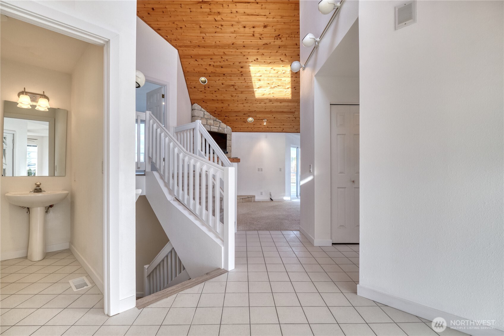 1648 Harbor Seal Drive Property Photo 3