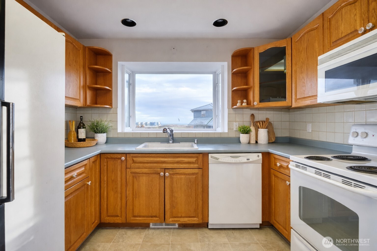 1648 Harbor Seal Drive Property Photo 12