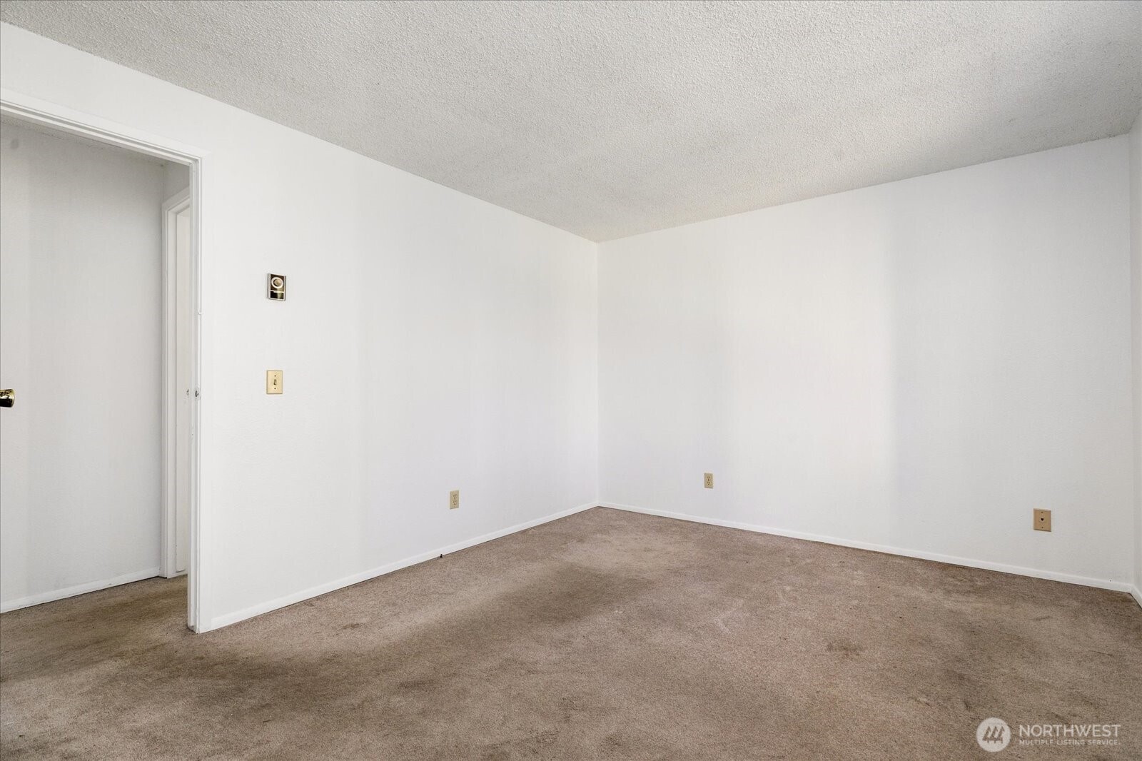4511 Woodland Circle Property Photo 15