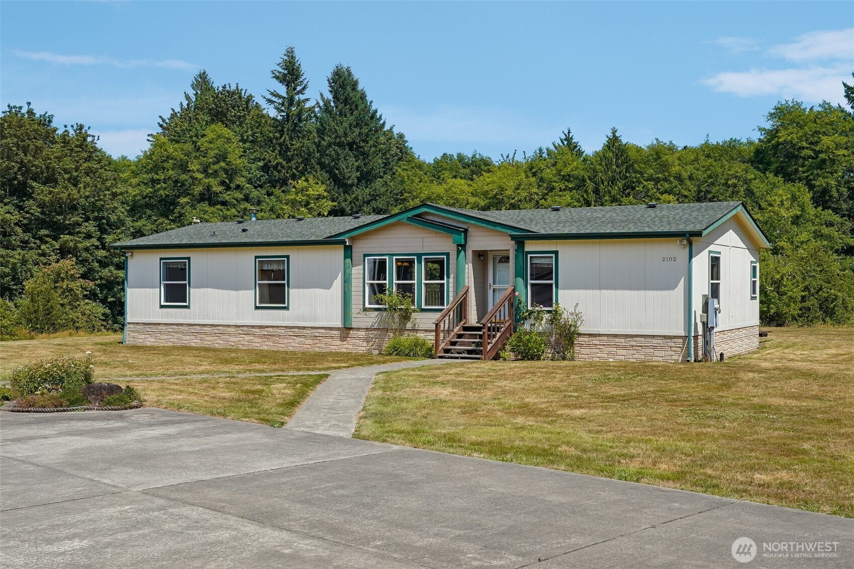 2102 Abernethy Road Property Photo 2