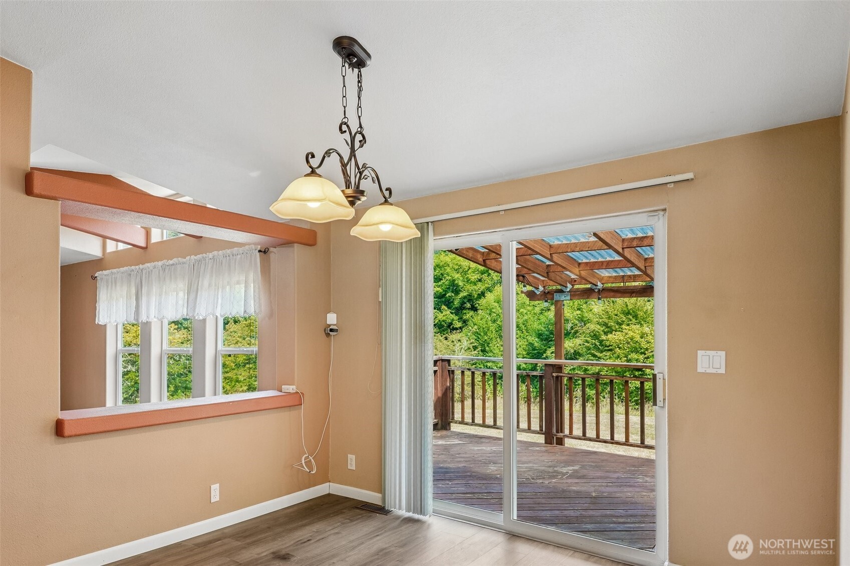 2102 Abernethy Road Property Photo 9