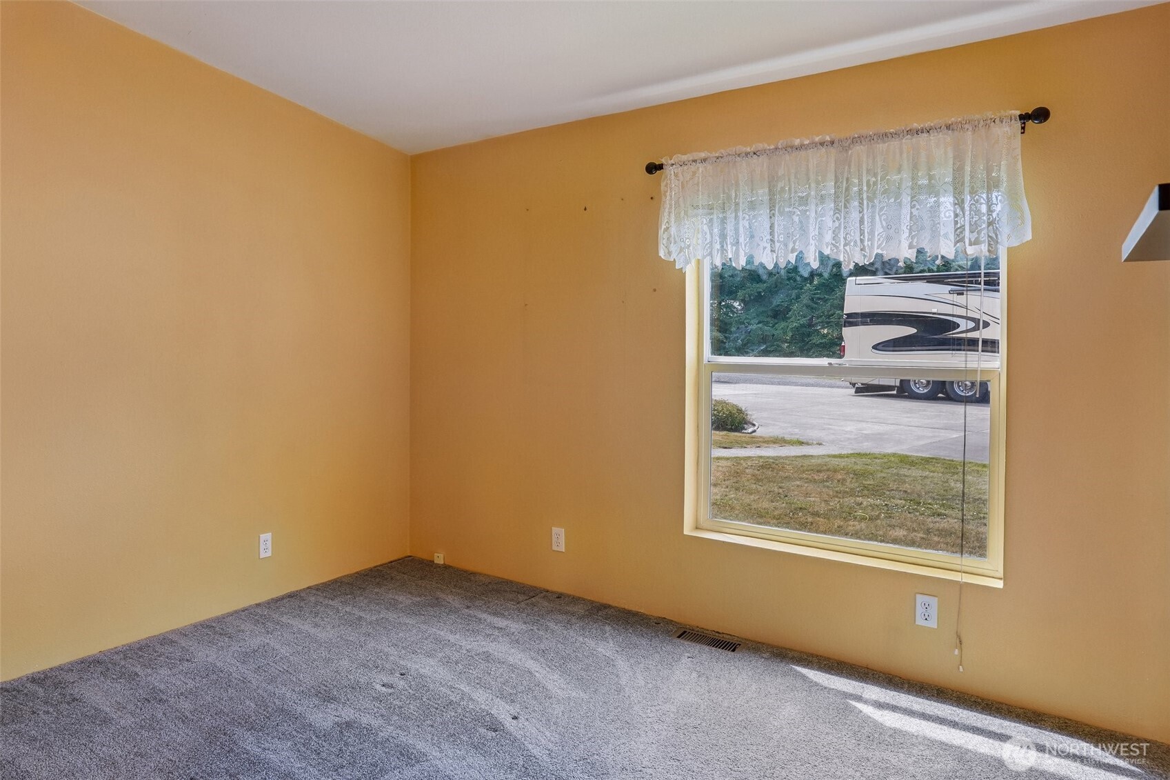 2102 Abernethy Road Property Photo 14