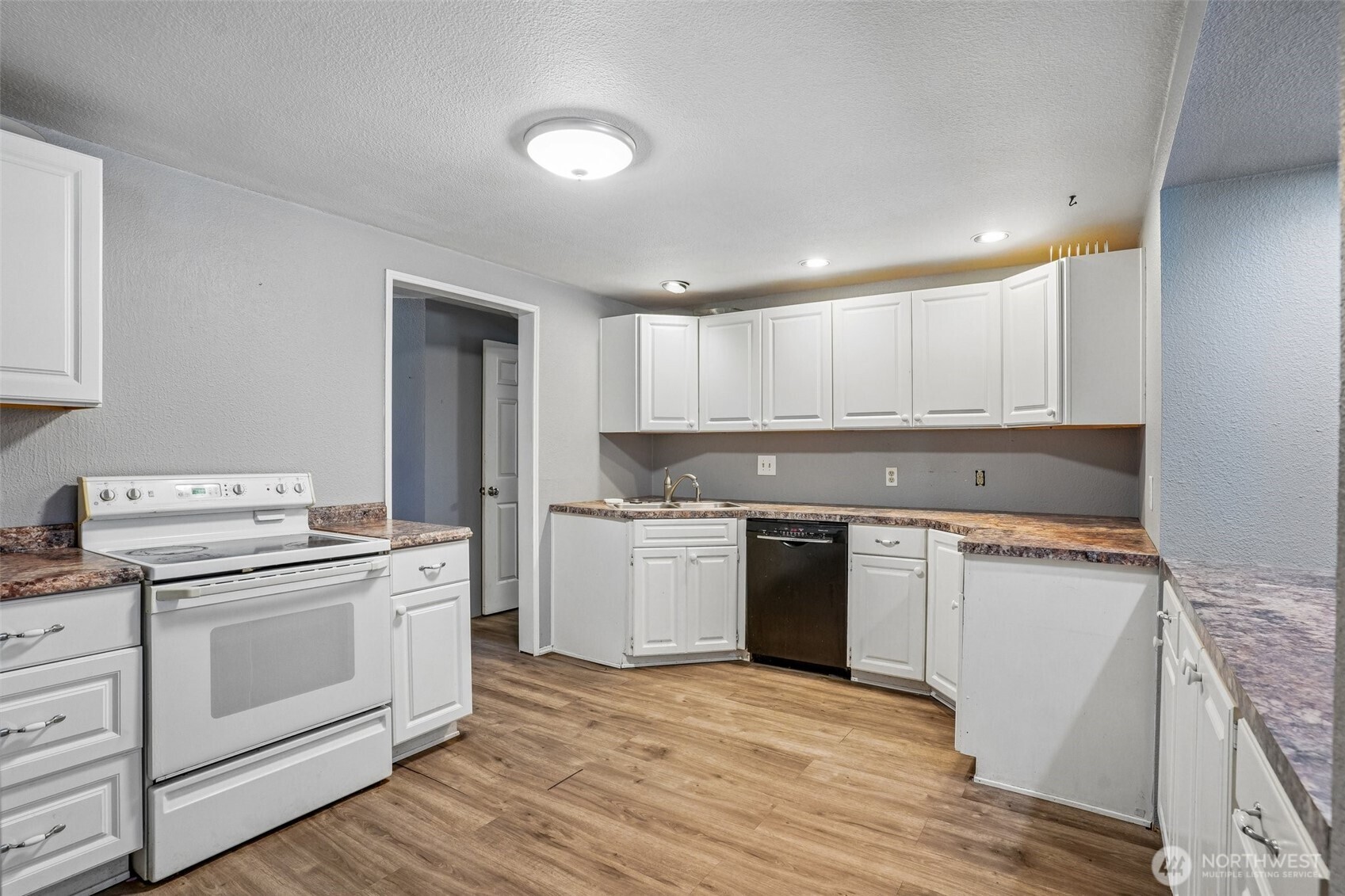 2102 Abernethy Road Property Photo 26
