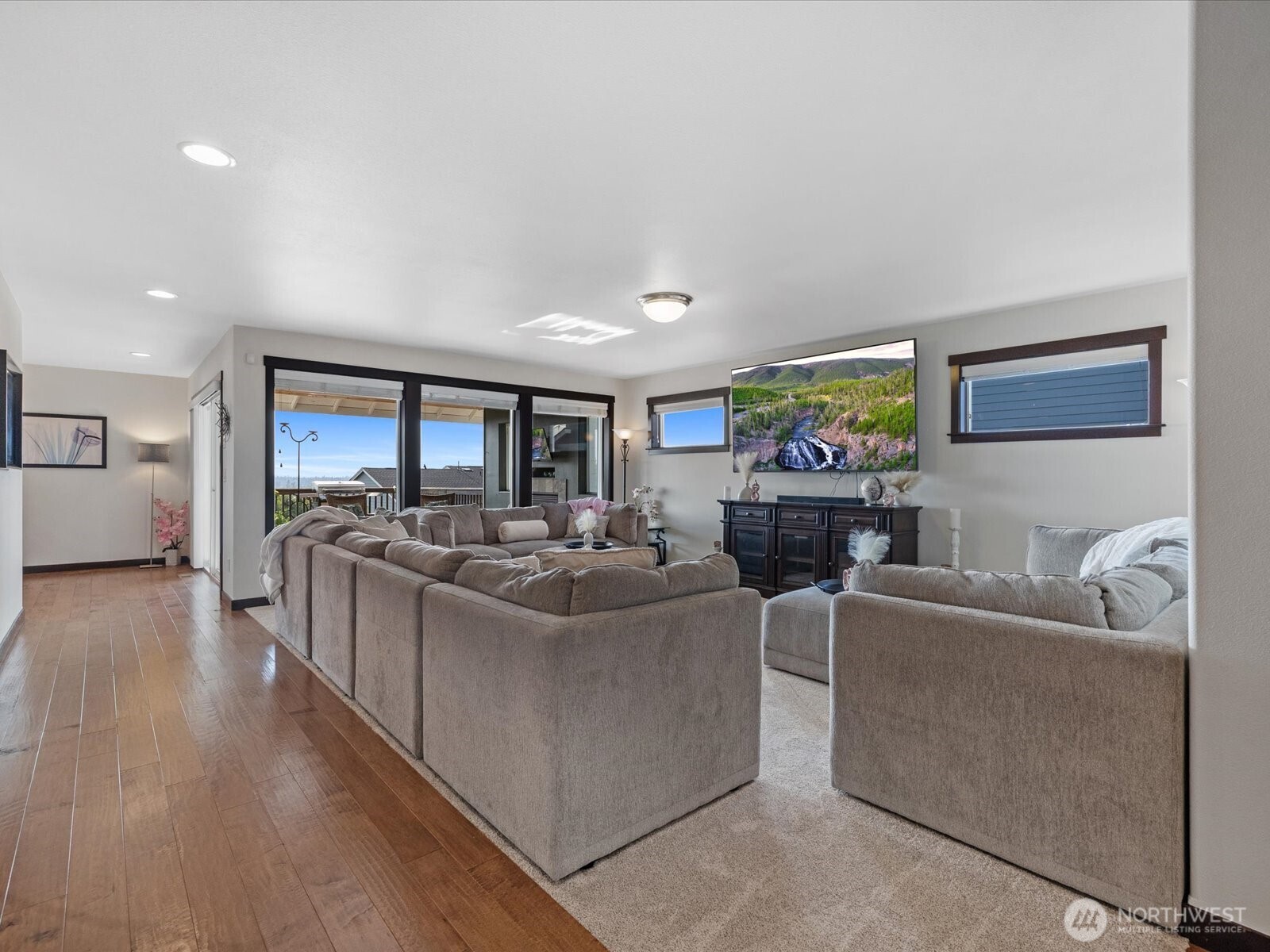 1406 72nd Avenue Property Photo 5