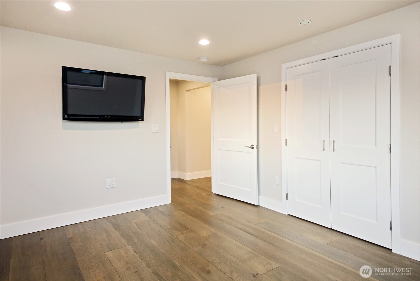 2805 N Bluff Road Property Photo 9