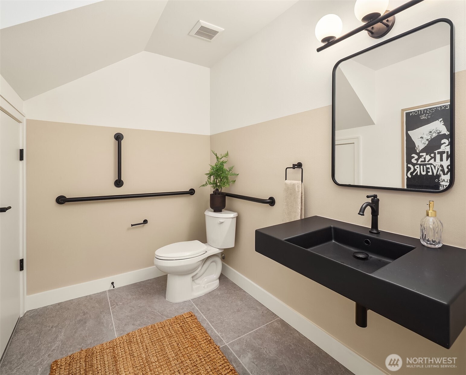 614 5th Avenue B102 Property Photo 28