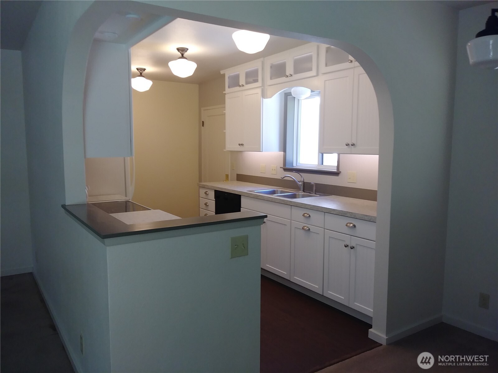 1302 33rd Avenue Property Photo 3