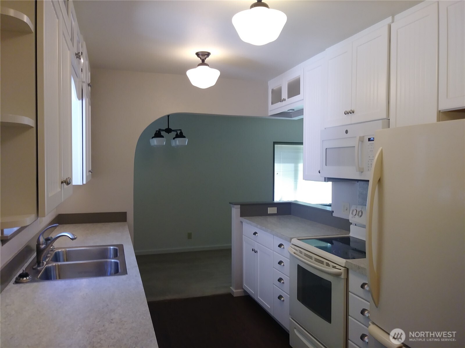 1302 33rd Avenue Property Photo 5
