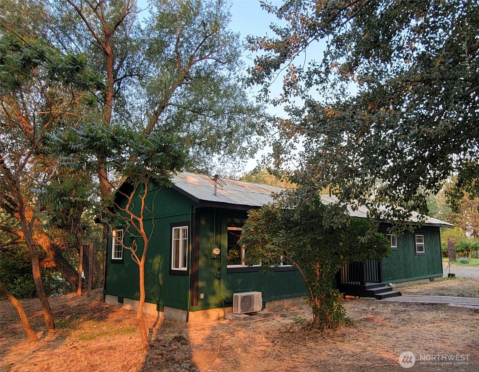 133 Woodhouse Loop Property Photo 2