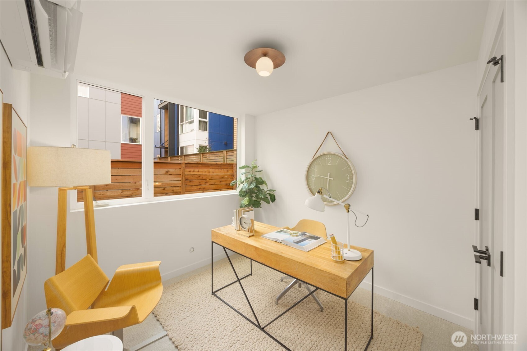 1317 E Denny Way Property Photo 18