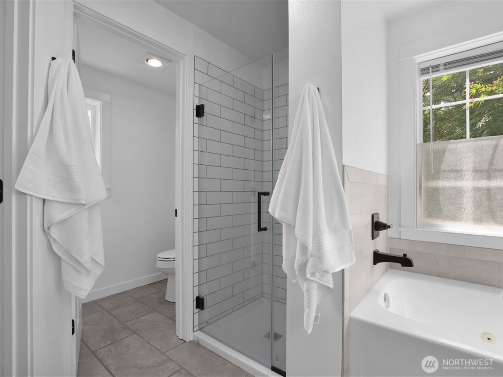 2000 Village Green Drive 3 Property Photo 27