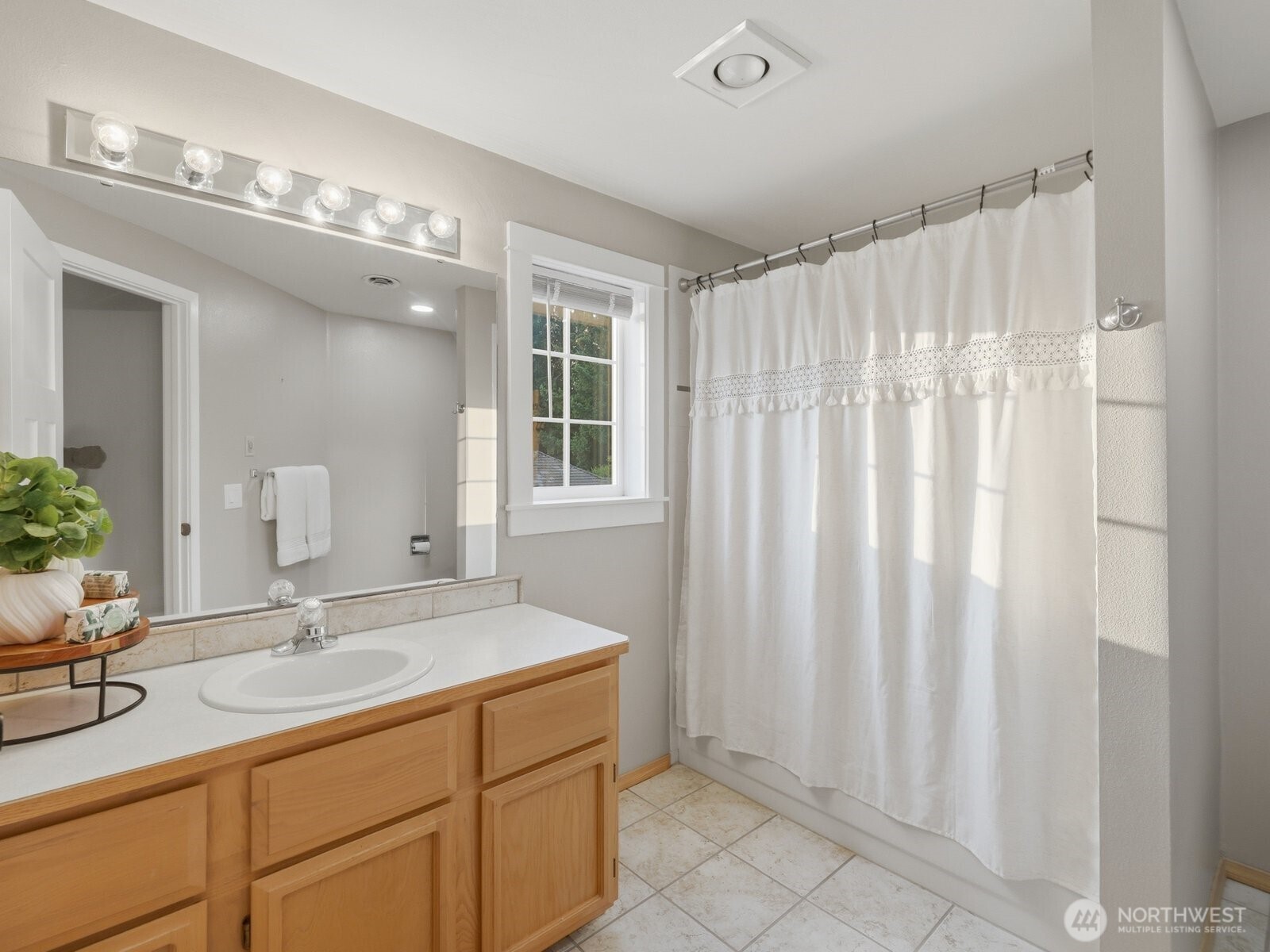 2000 Village Green Drive 3 Property Photo 31