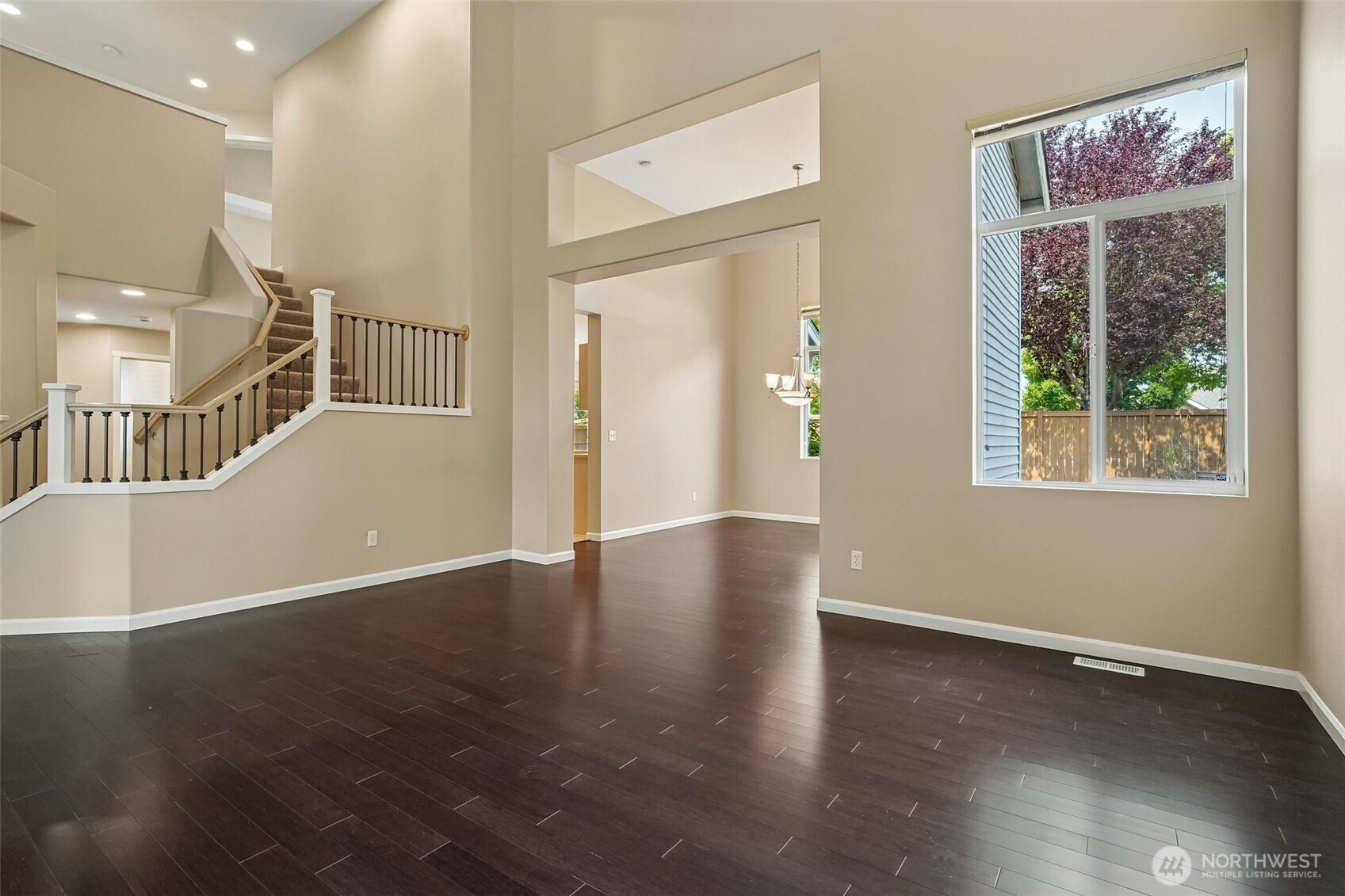 1221 68th Loop Property Photo 10
