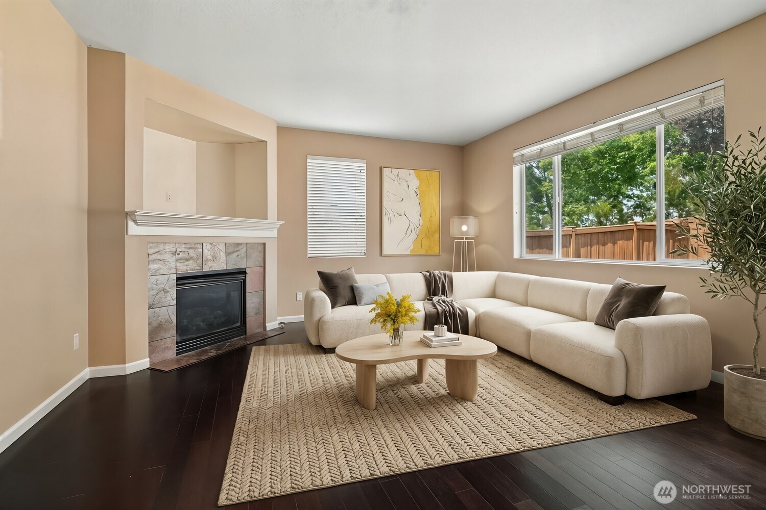 1221 68th Loop Property Photo 13