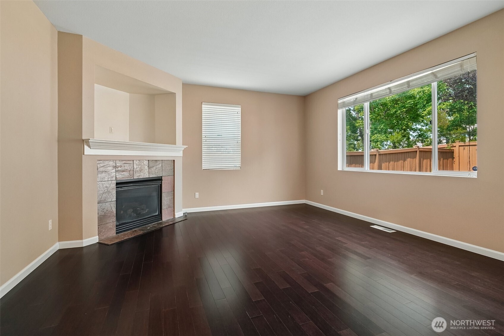 1221 68th Loop Property Photo 14