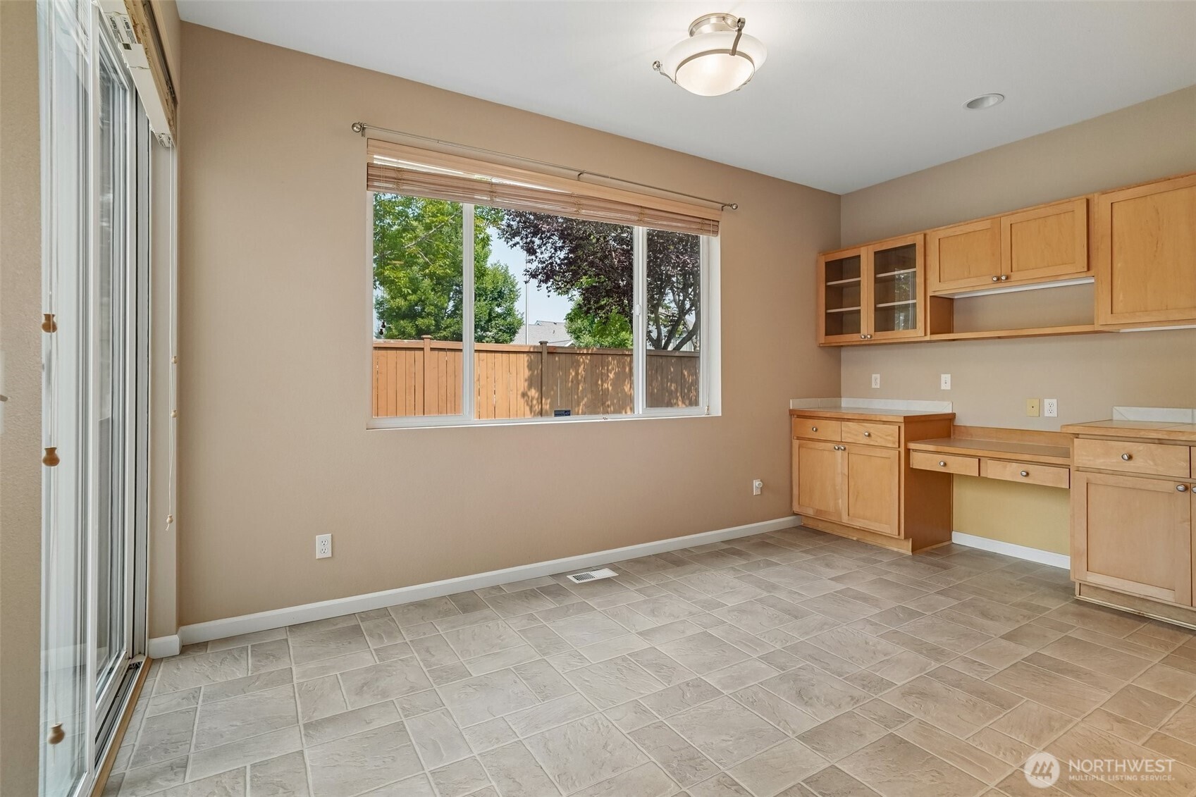 1221 68th Loop Property Photo 17