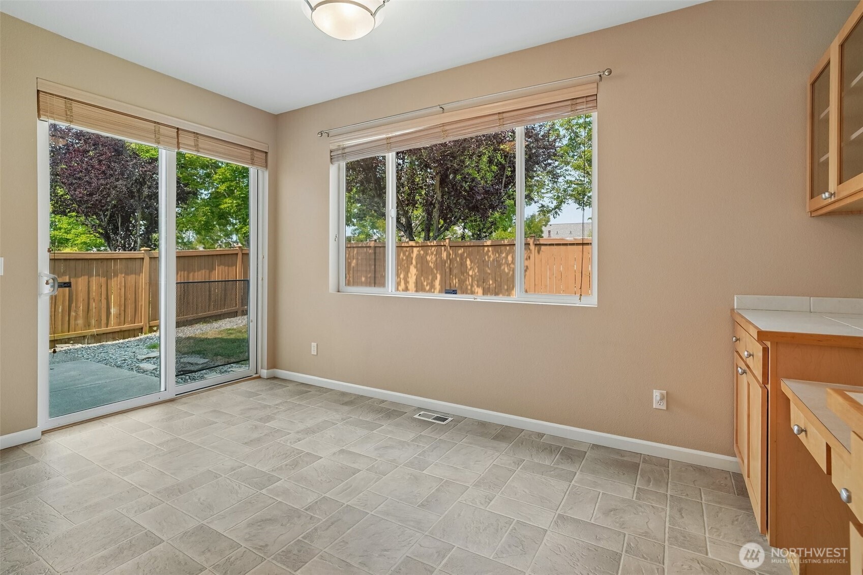 1221 68th Loop Property Photo 19