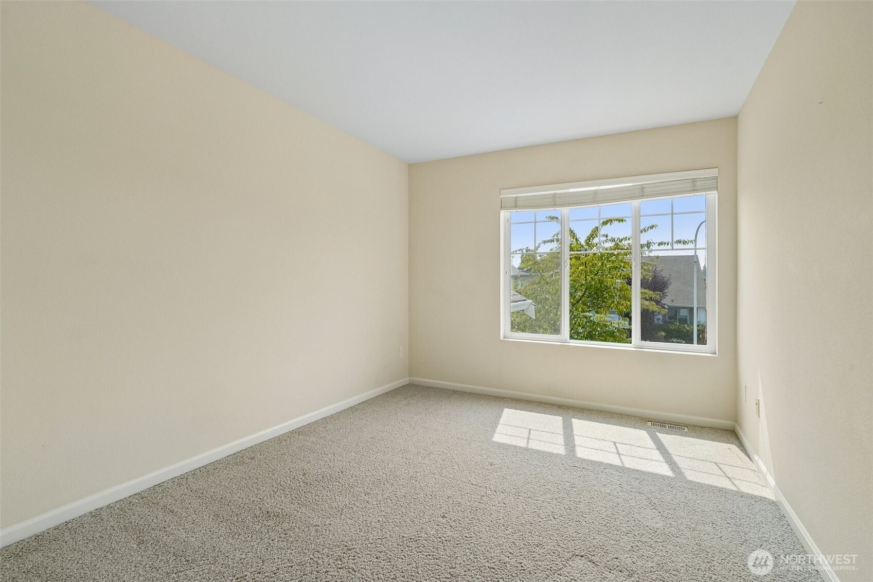 1221 68th Loop Property Photo 33