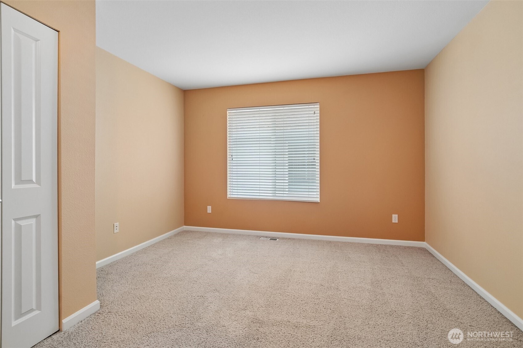1221 68th Loop Property Photo 34