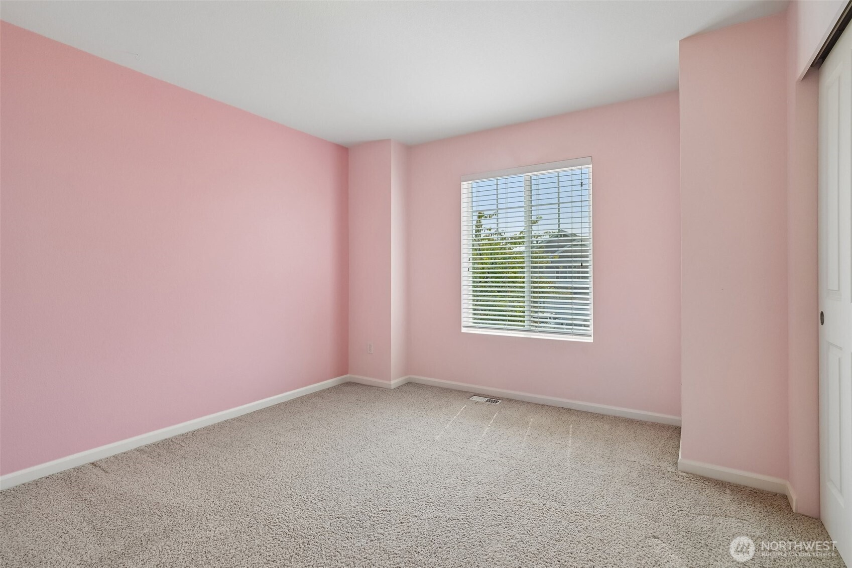 1221 68th Loop Property Photo 35