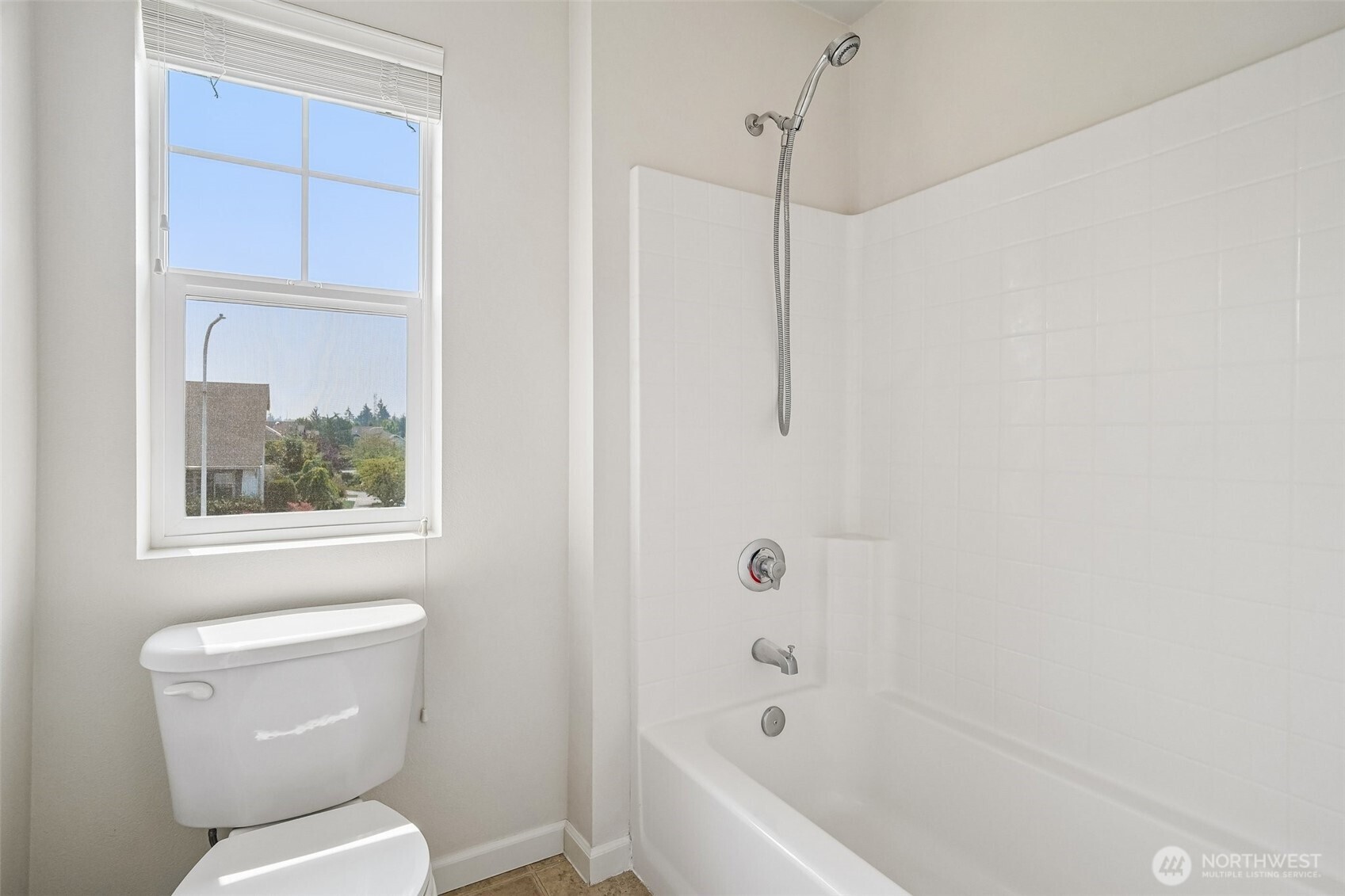 1221 68th Loop Property Photo 37