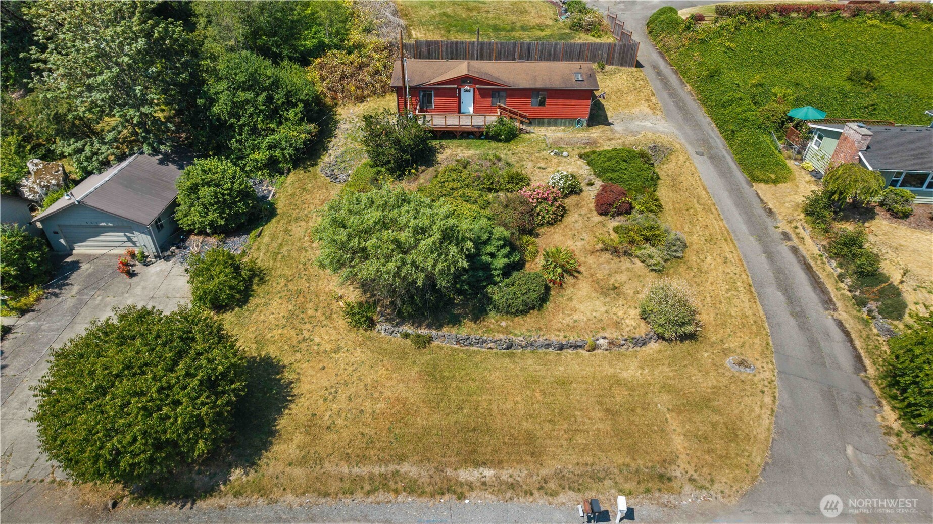 812 68th Avenue Property Photo 5