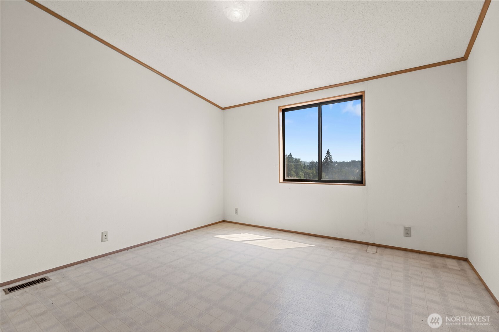 812 68th Avenue Property Photo 27