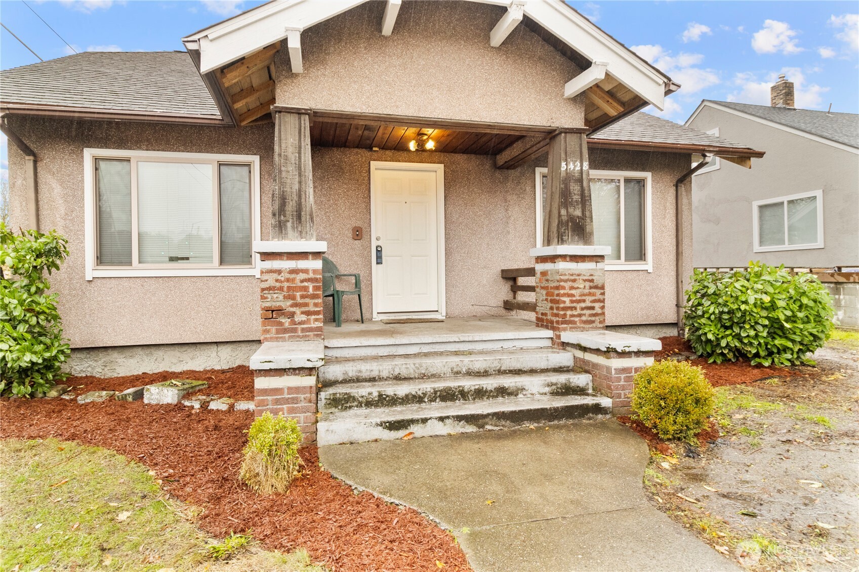 5428 S Cedar St Property Photo 1