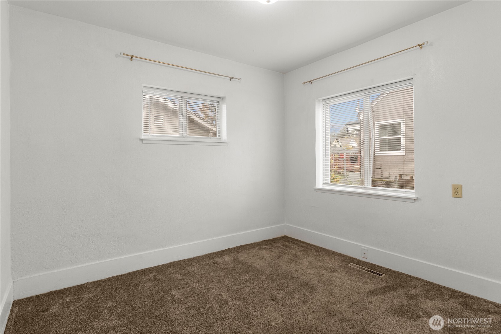 5428 S Cedar St Property Photo 14