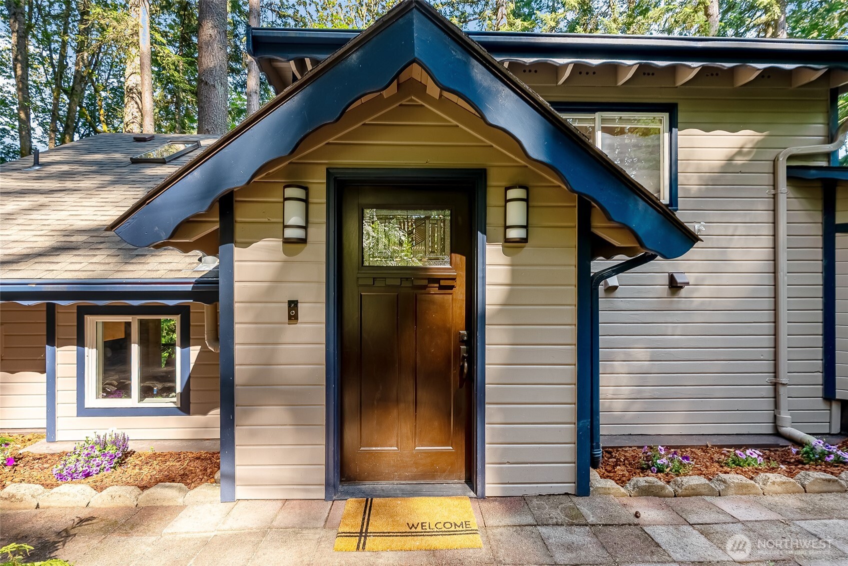 1823 Emerald Lake Way Property Photo 4