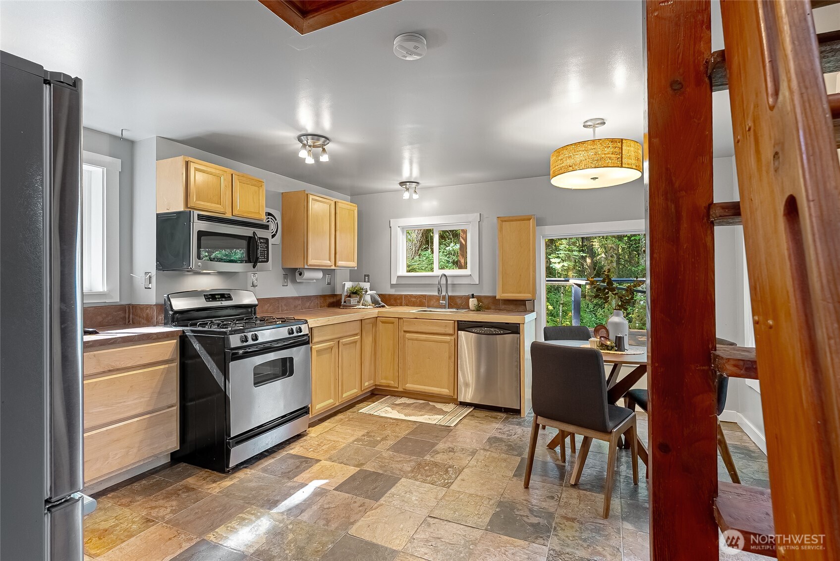 1823 Emerald Lake Way Property Photo 10