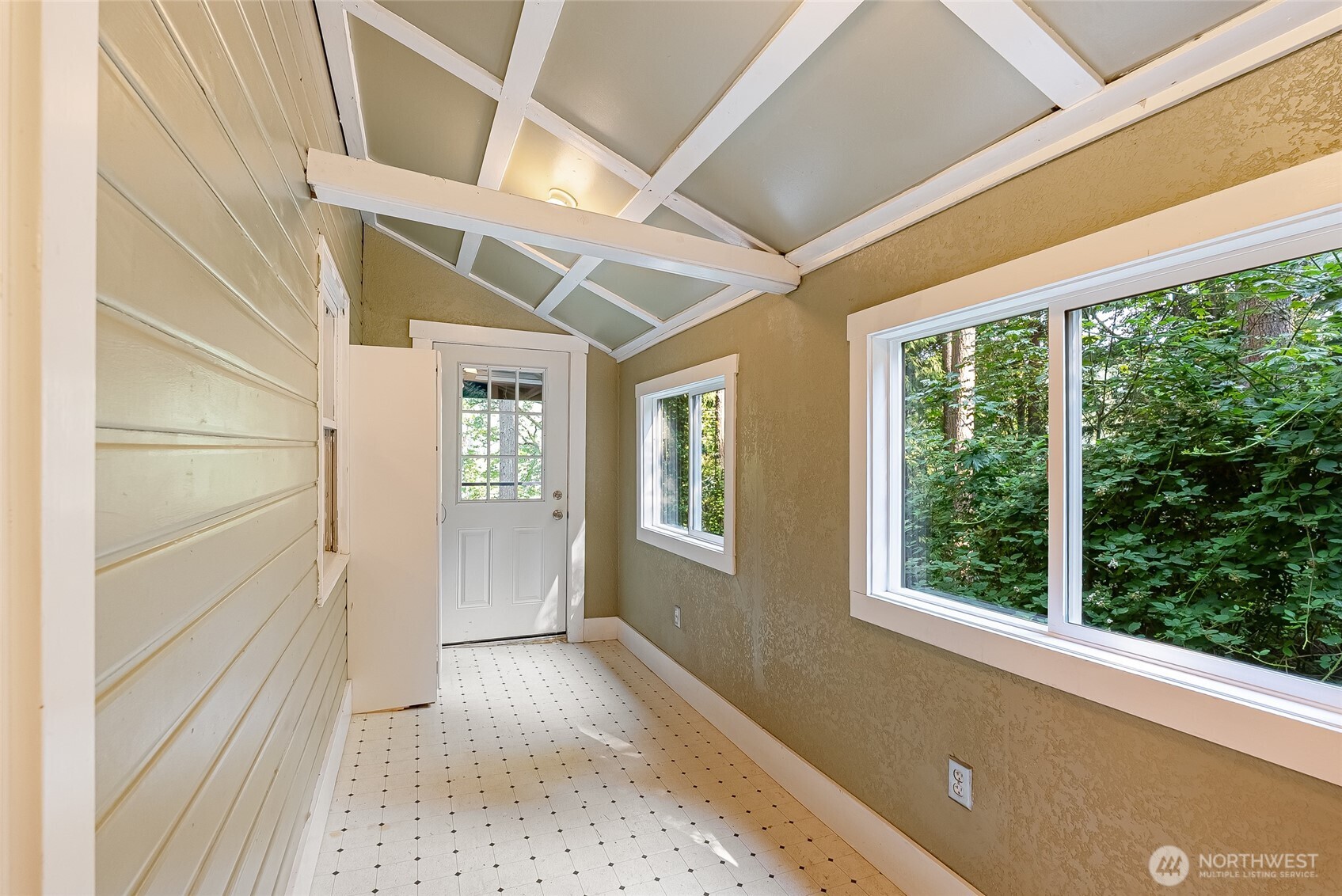 1823 Emerald Lake Way Property Photo 17