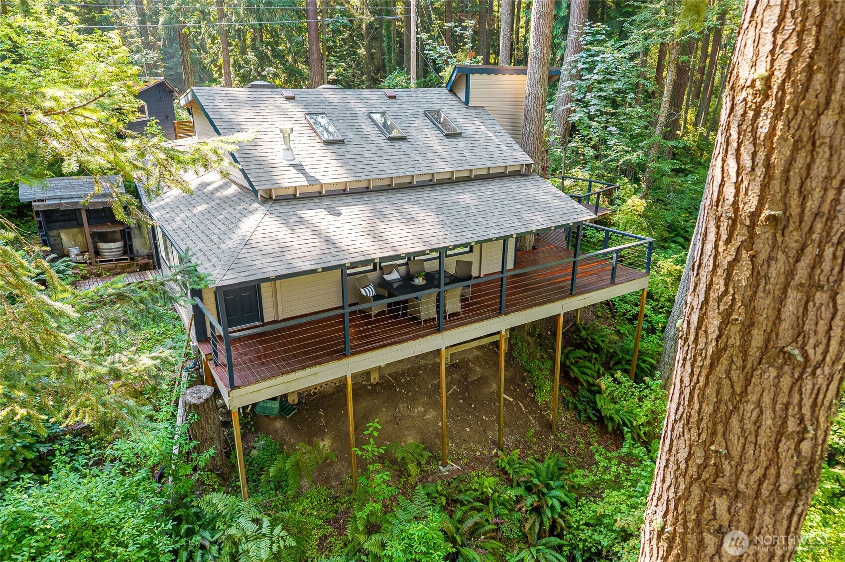 1823 Emerald Lake Way Property Photo 29