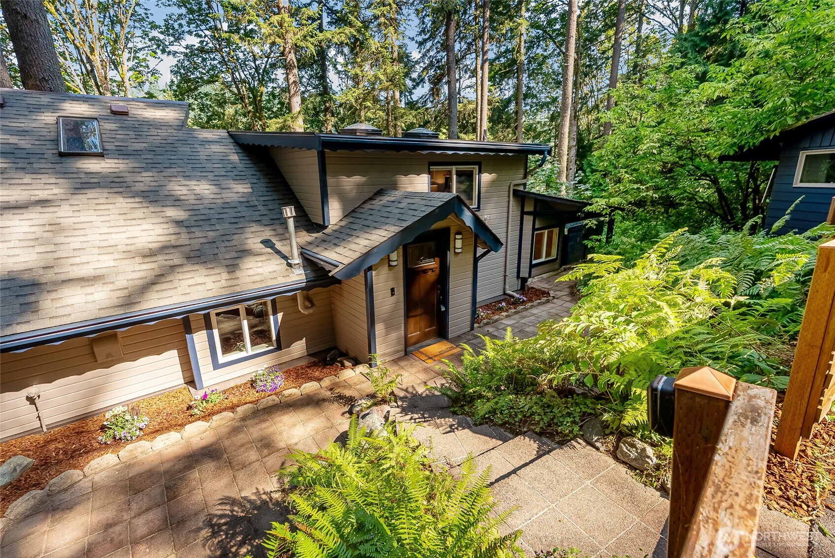 1823 Emerald Lake Way Property Photo 31