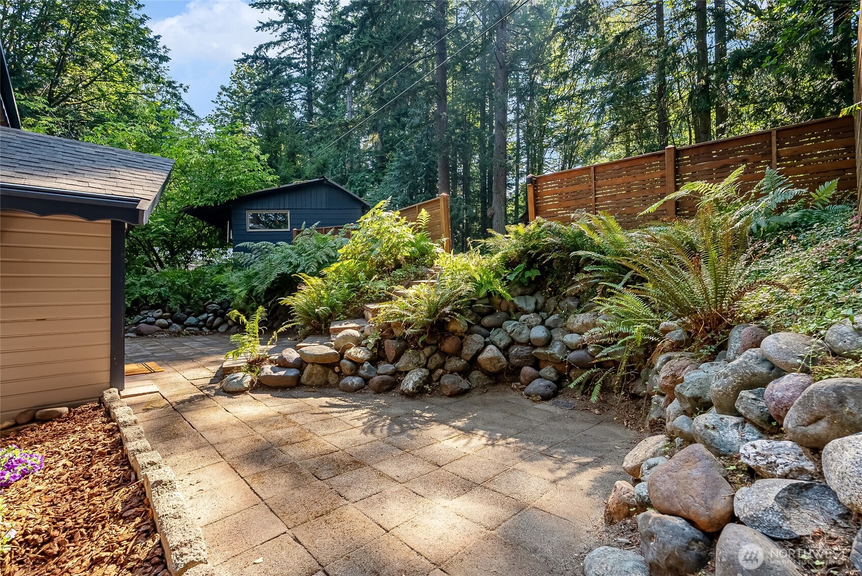 1823 Emerald Lake Way Property Photo 32