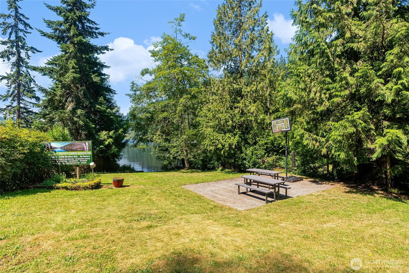1823 Emerald Lake Way Property Photo 38