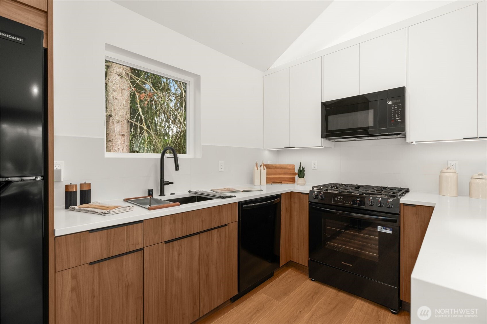 9211 12th Avenue Property Photo 12