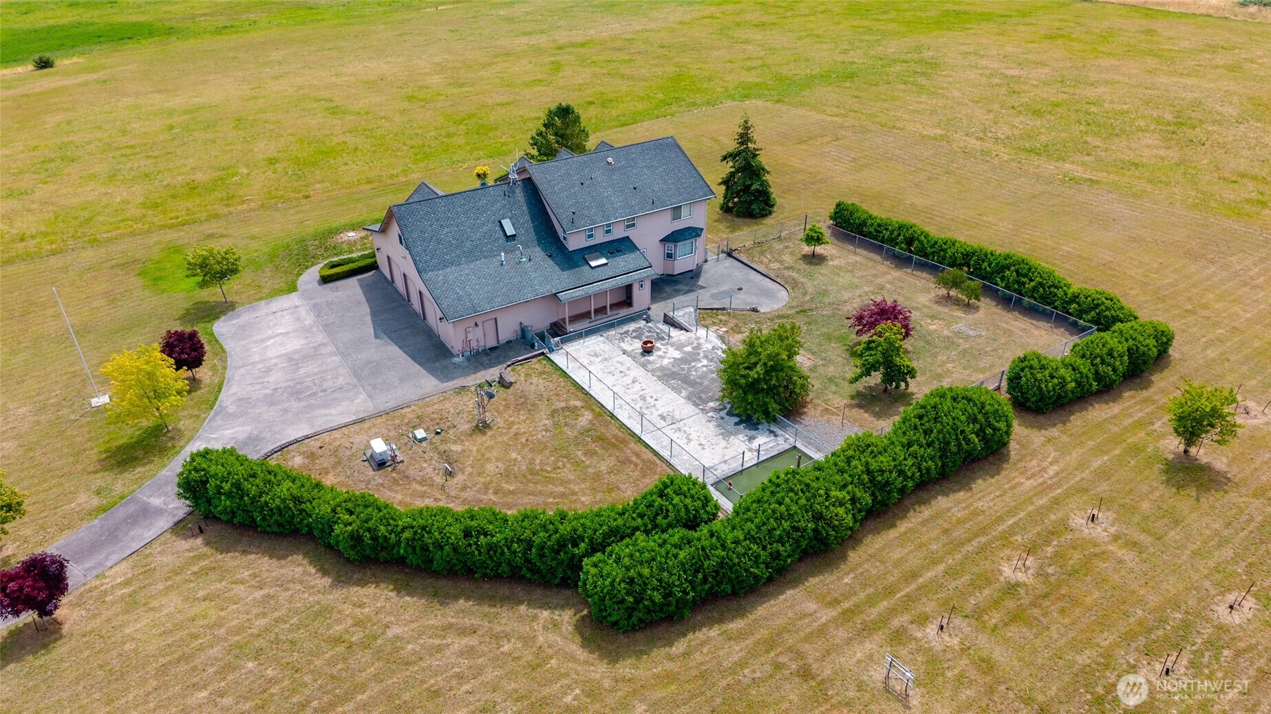 1049 Burchell Road Property Photo 6