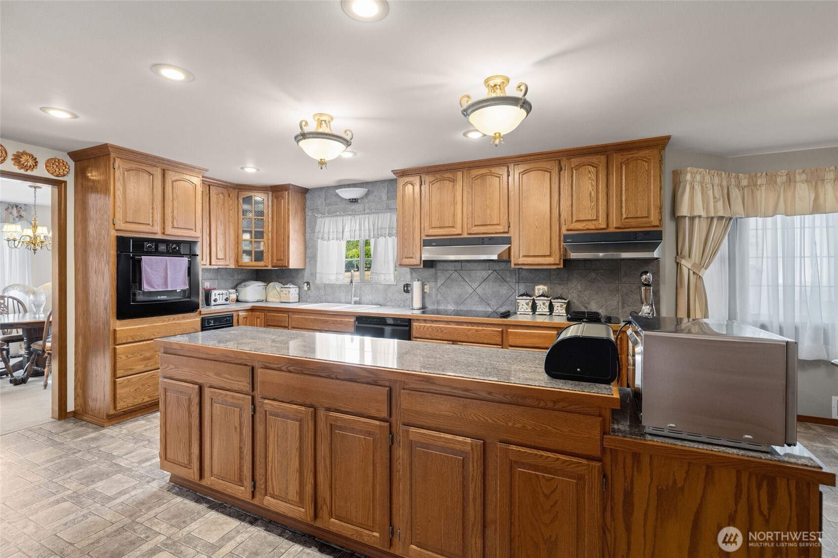 1049 Burchell Road Property Photo 13