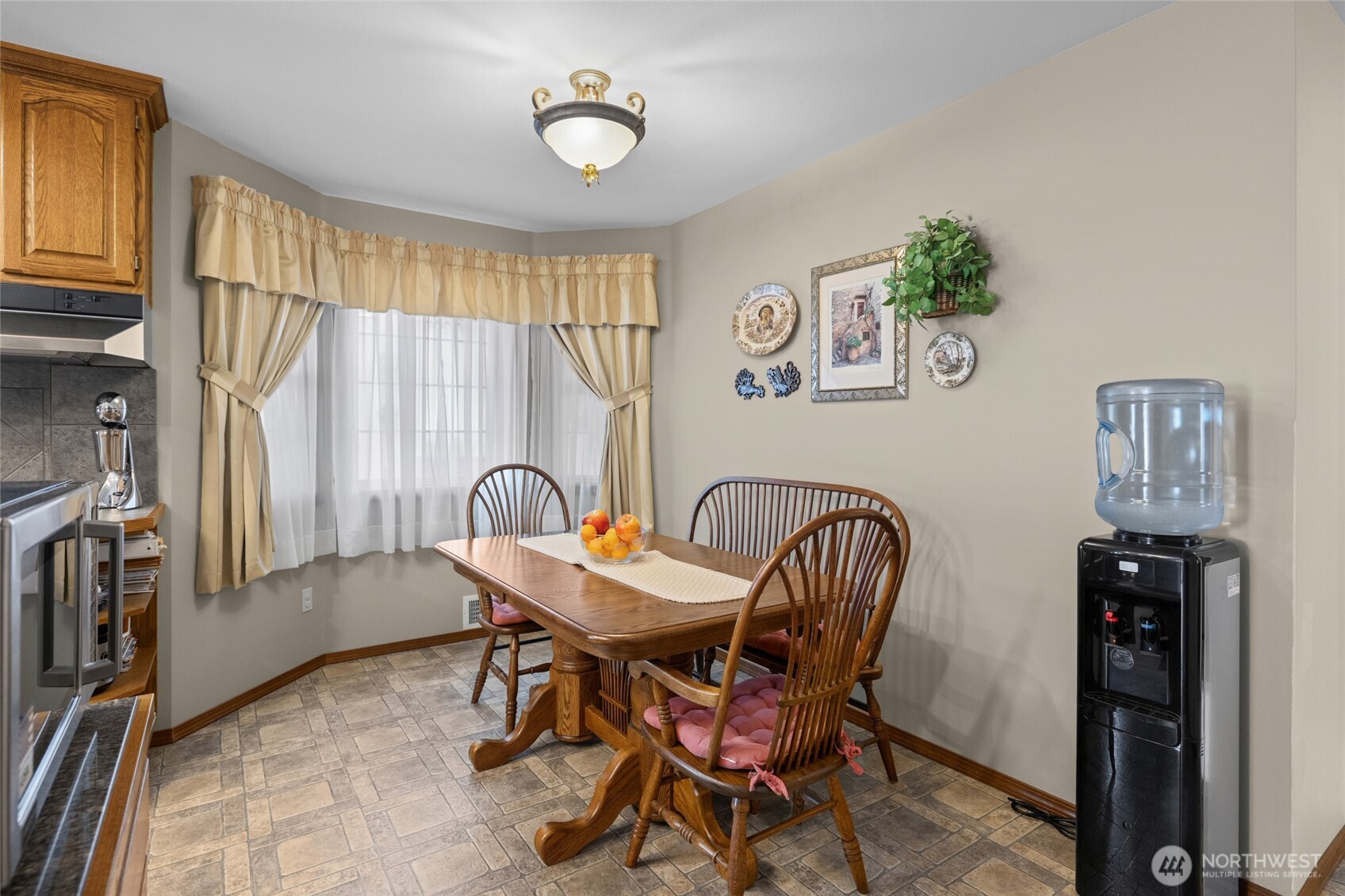 1049 Burchell Road Property Photo 15