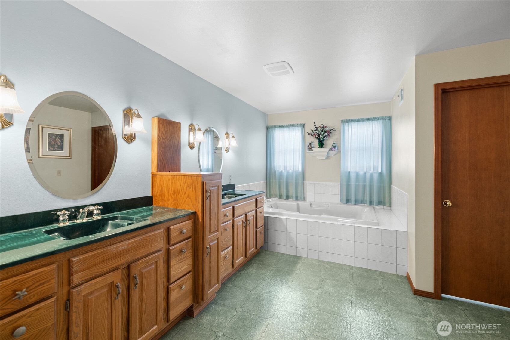 1049 Burchell Road Property Photo 27