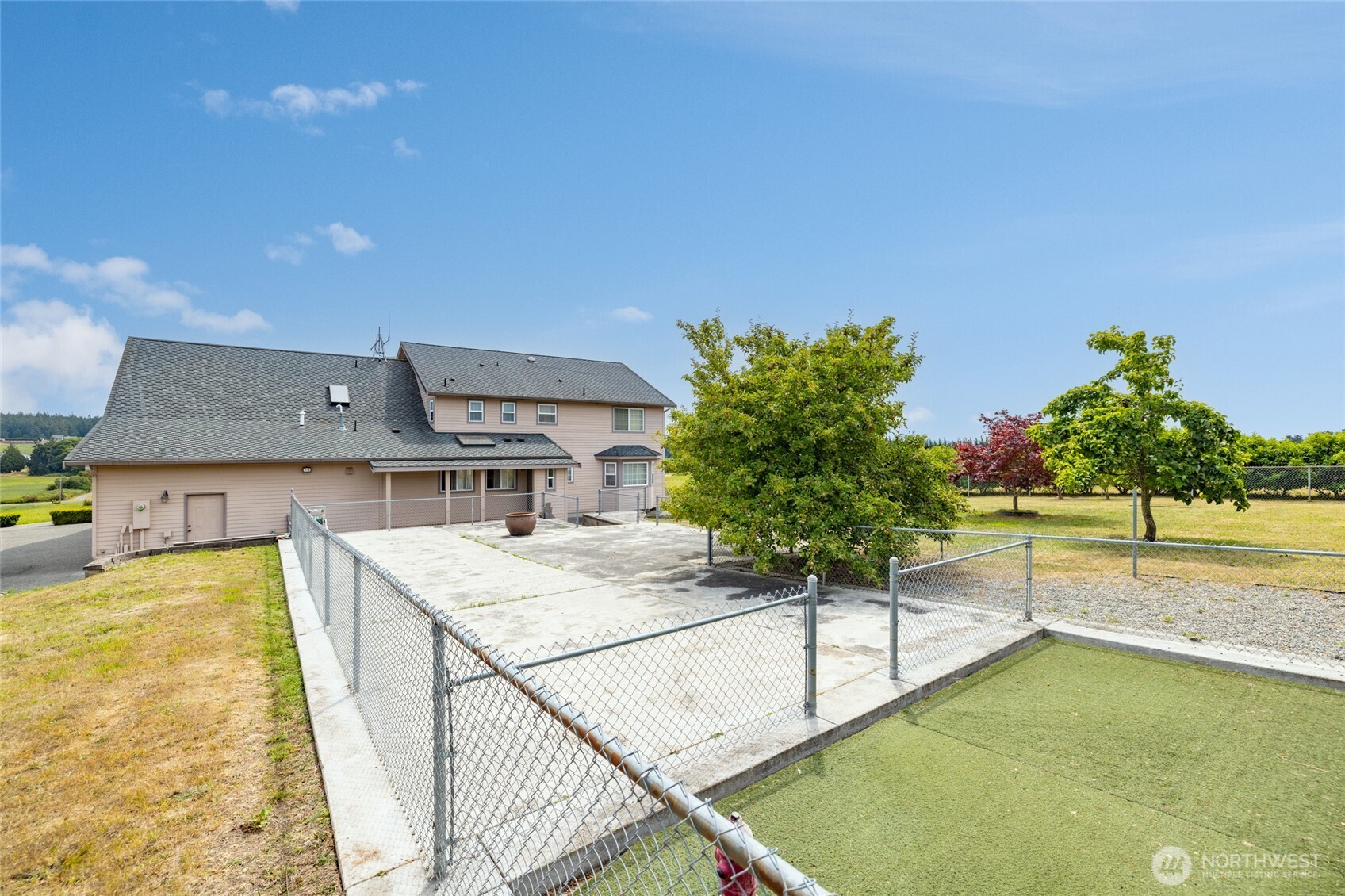 1049 Burchell Road Property Photo 36