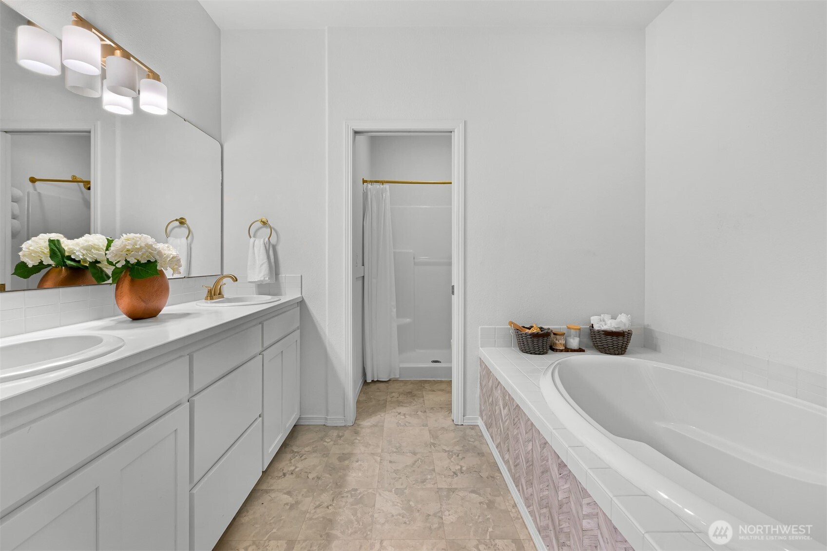 912 S Hills Drive Property Photo 16