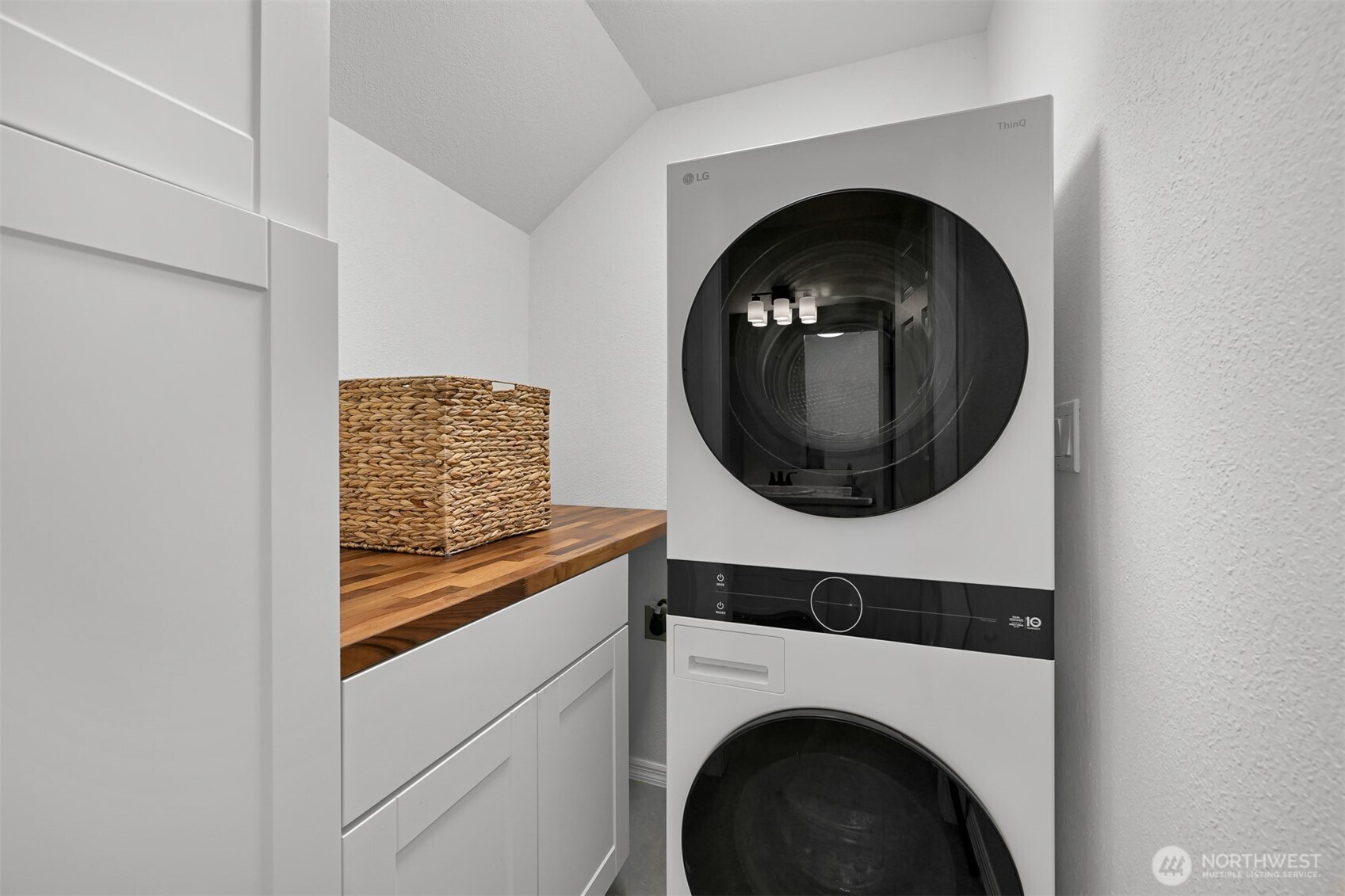 912 S Hills Drive Property Photo 23