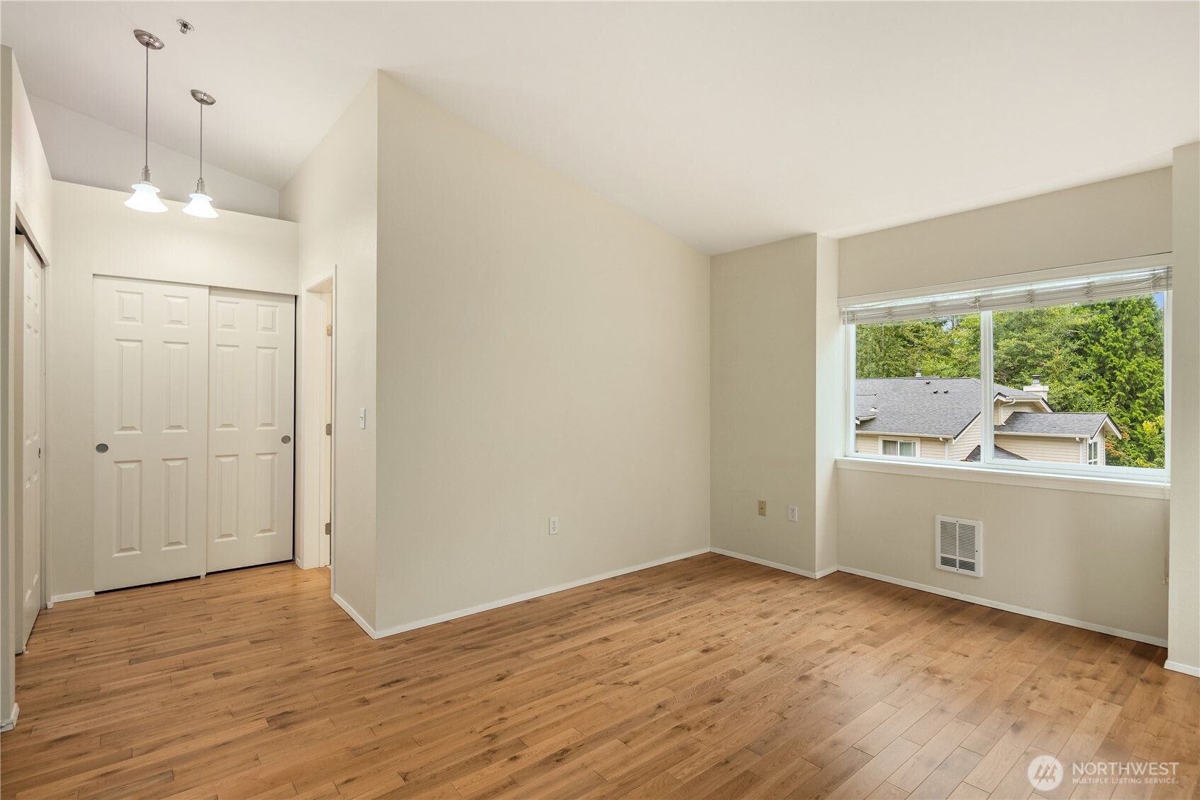 12440 Ne 7th Place Property Photo 14