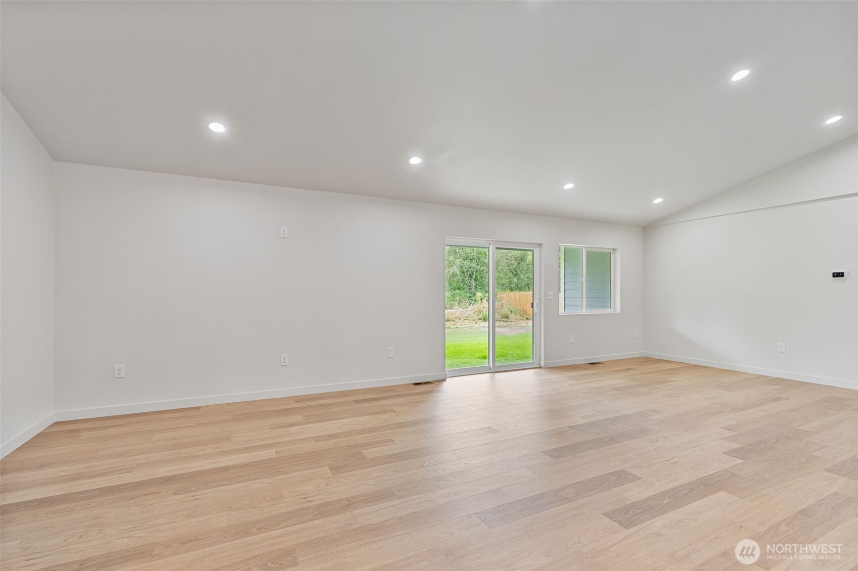 903 Byham Road Property Photo 6