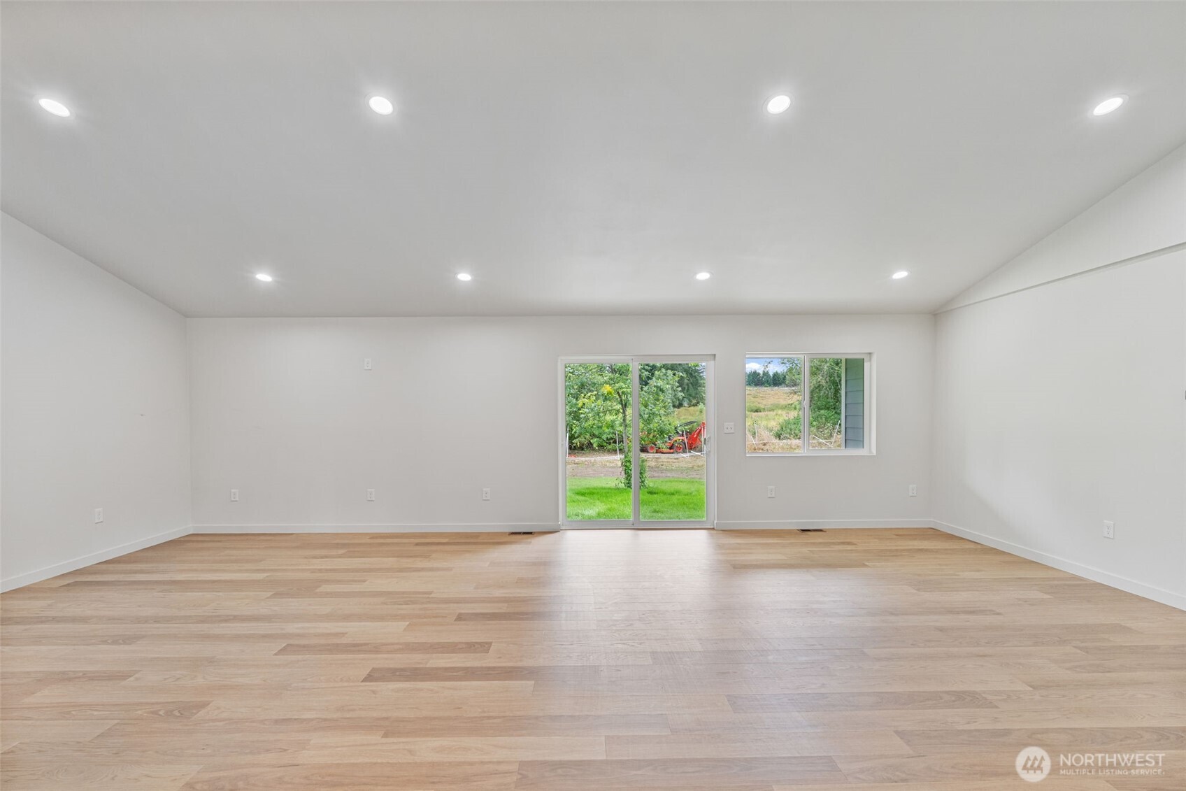 903 Byham Road Property Photo 8